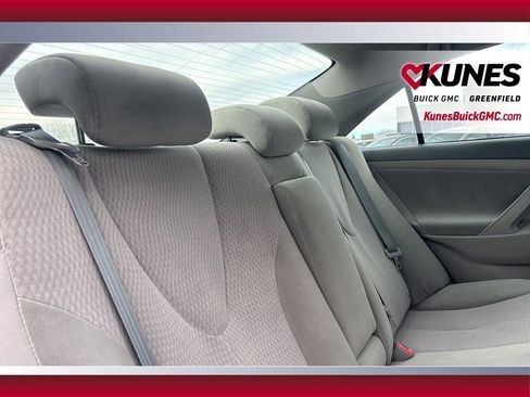 Used 2010 Toyota Camry LE image 34