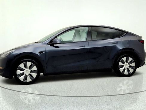 Used 2024 Tesla Model Y Long Range AWD/4WD image 8