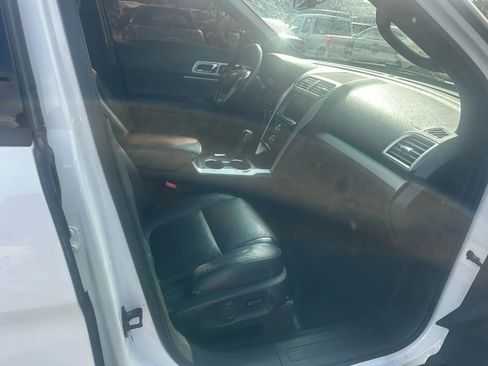 Used 2015 Ford Explorer XLT w/ Equipment Group 202B image 12