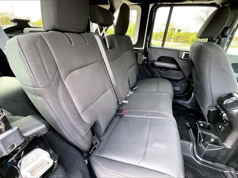 Used 2018 Jeep Wrangler Unlimited Sahara w/ Dual Top Group image 19