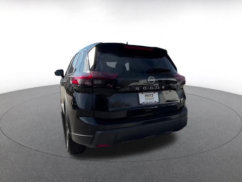Used 2025 Nissan Rogue SV image 11