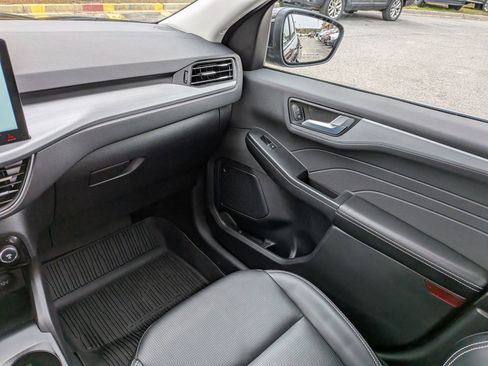 Certified 2025 Ford Escape Platinum image 19