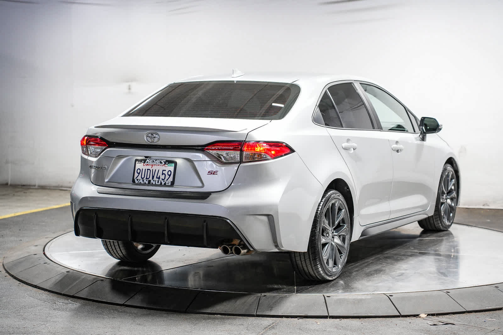 Certified 2025 Toyota Corolla SE FWD image 5