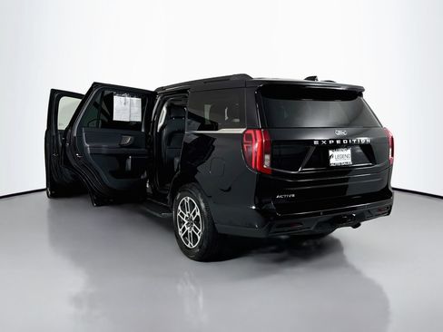 Used 2025 Ford Expedition Active AWD/4WD image 26