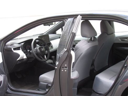 Certified 2025 Toyota Corolla SE FWD image 12