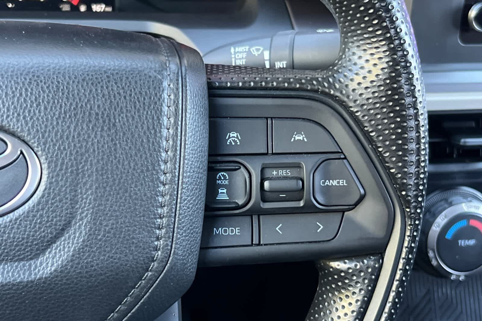 Used 2025 Toyota Tacoma SR5 AWD/4WD image 25
