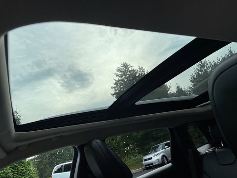 Used 2017 Jeep Cherokee Limited image 30