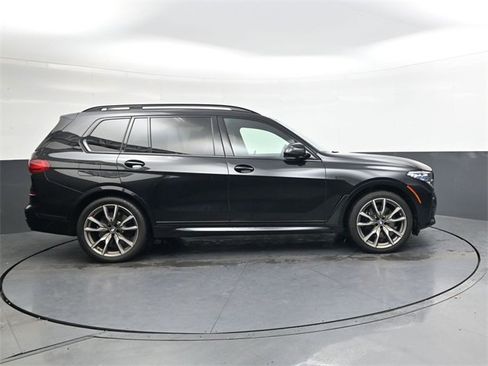 Used 2021 BMW X7 M50i image 3