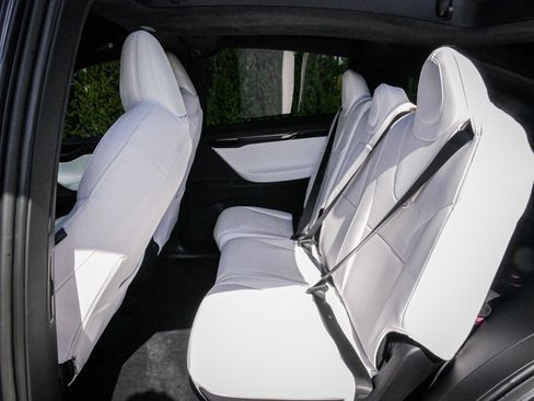 Used 2021 Tesla Model X Long Range image 8