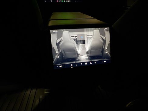 Used 2025 Tesla Cybertruck AWD Crew Cab image 18