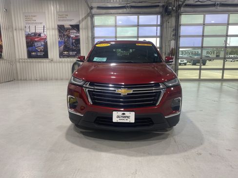Used 2023 Chevrolet Traverse LT w/ LPO, Floor Liner Package AWD/4WD image 3