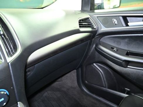 Used 2020 Ford Edge SEL w/ Convenience Package image 37
