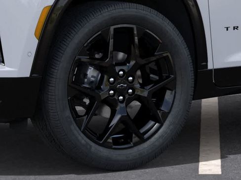 New 2026 Chevrolet Traverse RS w/ LPO, Floor Liner Package FWD image 9
