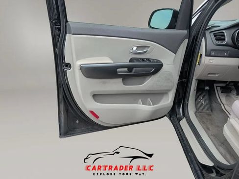 Used 2016 Kia Sedona L FWD image 14