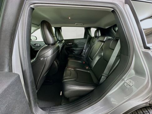 Used 2019 Jeep Cherokee Altitude image 23