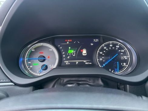 Used 2021 Toyota Venza XLE image 25