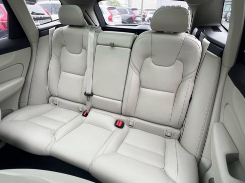 Certified 2024 Volvo XC60 T8 Ultimate w/ Climate Package AWD/4WD image 22