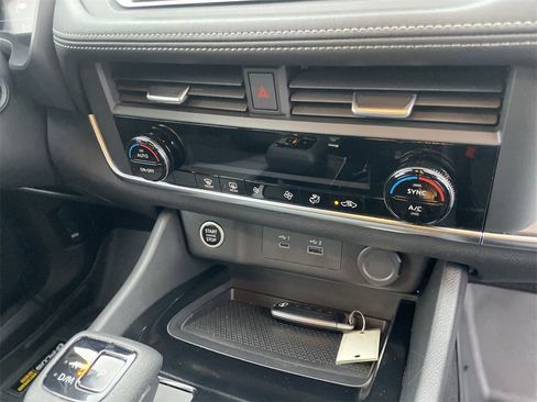 Used 2023 Nissan Rogue SV image 25