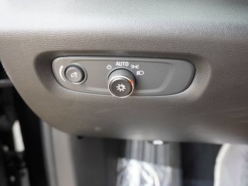 Used 2021 Chevrolet Traverse LS AWD/4WD image 24