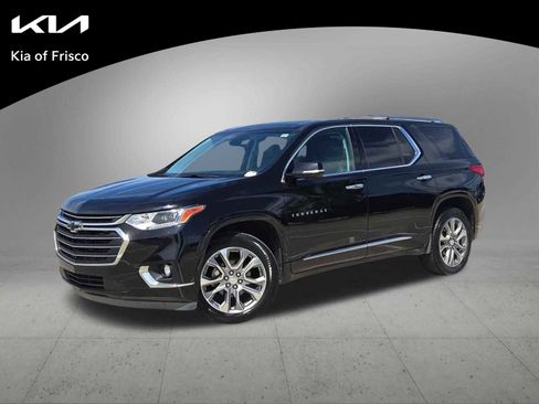 Used 2019 Chevrolet Traverse Premier w/ Driver Confidence II Package FWD image 1