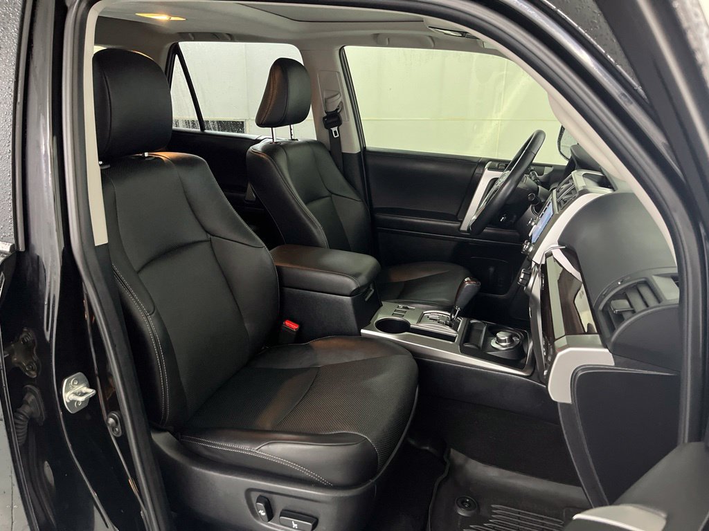 Used 2024 Toyota 4Runner Limited AWD/4WD image 21