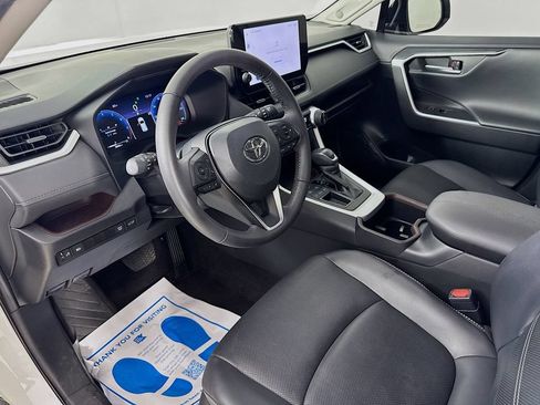 Used 2023 Toyota RAV4 Limited FWD image 9