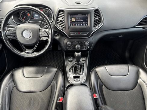 Used 2020 Jeep Cherokee Latitude Plus image 27