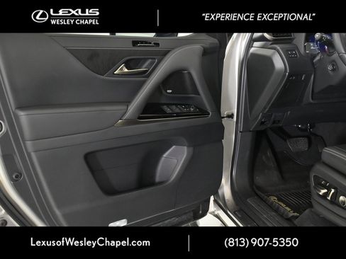 Used 2024 Lexus LX 600 4WD w/ Luxury Package image 20