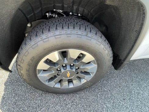 New 2026 Chevrolet Silverado 2500 Custom w/ Custom Value Package AWD/4WD image 9