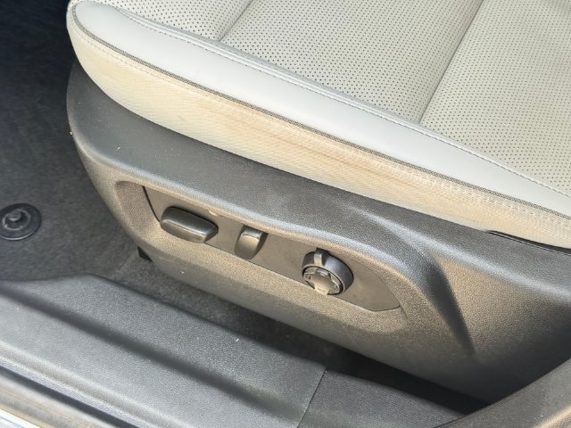 Used 2024 Buick Envision Avenir AWD/4WD image 17