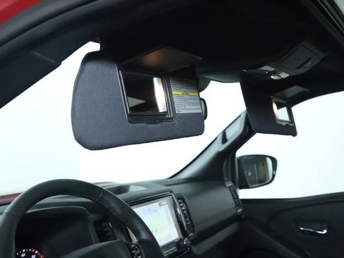 Used 2022 Nissan Frontier PRO-4X w/ Pro-4X Premium Package image 18