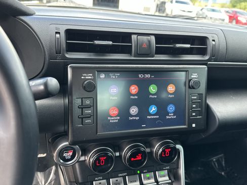 Used 2022 Toyota GR86 Premium image 17