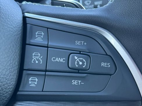 New 2025 Jeep Grand Cherokee Laredo image 10