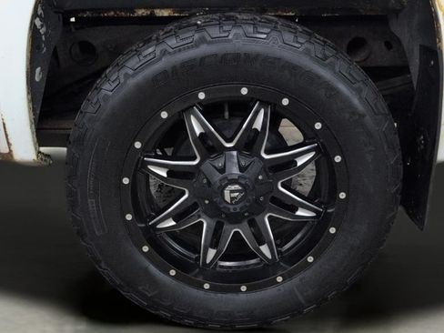 Used 2011 GMC Sierra 1500 SLE w/ Power Tech Package AWD/4WD image 29