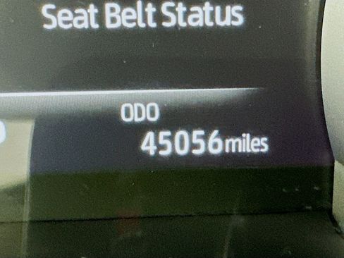 Used 2023 Toyota Highlander LE image 19