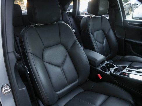 Used 2024 Porsche Macan S image 41
