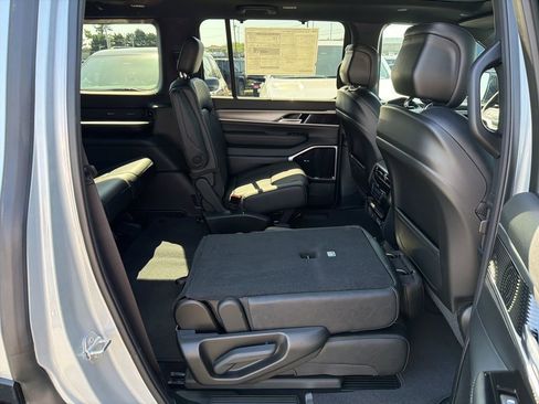 New 2026 Jeep Grand Wagoneer Limited AWD/4WD image 22