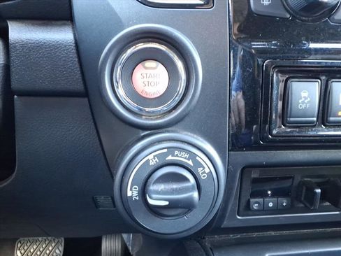 Used 2024 Nissan Titan PRO-4X w/ Pro-4x Convenience Package image 24