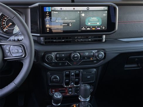 New 2025 Jeep Wrangler Unlimited Rubicon image 14