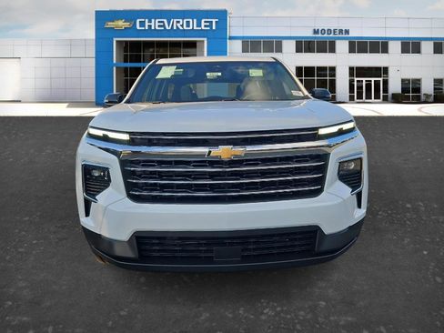 New 2026 Chevrolet Traverse LT image 7