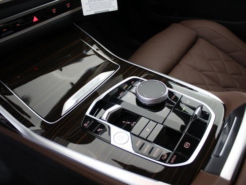 New 2026 BMW X7 xDrive40i w/ M Sport Package image 16