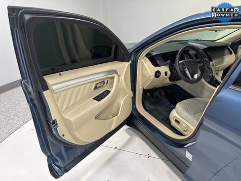 Used 2018 Ford Taurus SE image 6