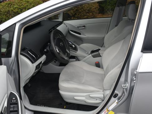Used 2015 Toyota Prius Three FWD image 7