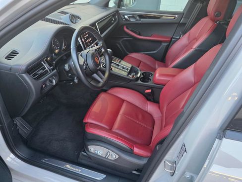 Used 2023 Porsche Macan AWD/4WD image 21