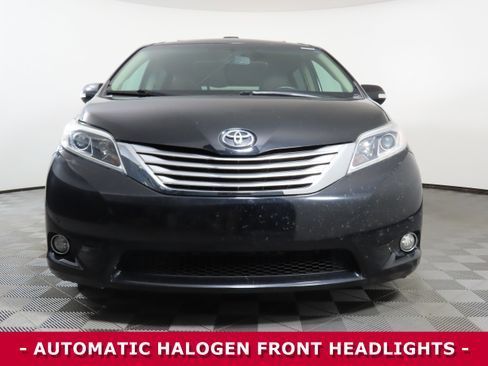 Used 2015 Toyota Sienna Limited image 2