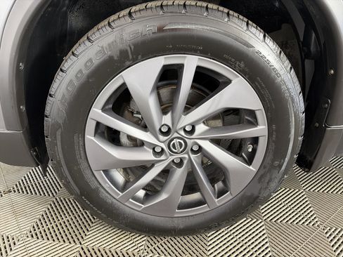 Used 2018 Nissan Rogue S image 13