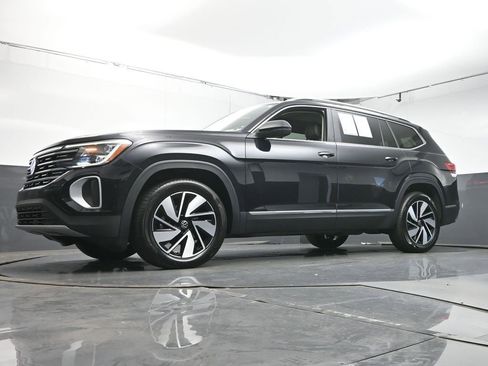 Used 2025 Volkswagen Atlas SEL image 35