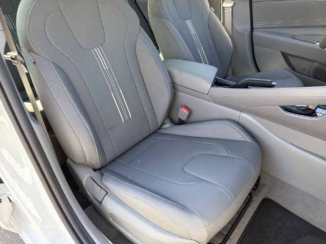 Used 2026 Hyundai Elantra Sport w/ Cargo Package FWD image 32