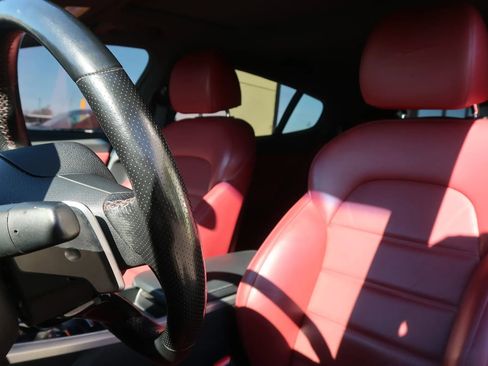 Used 2018 Kia Stinger GT2 image 18