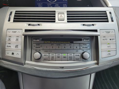 Used 2010 Toyota Avalon XL image 18